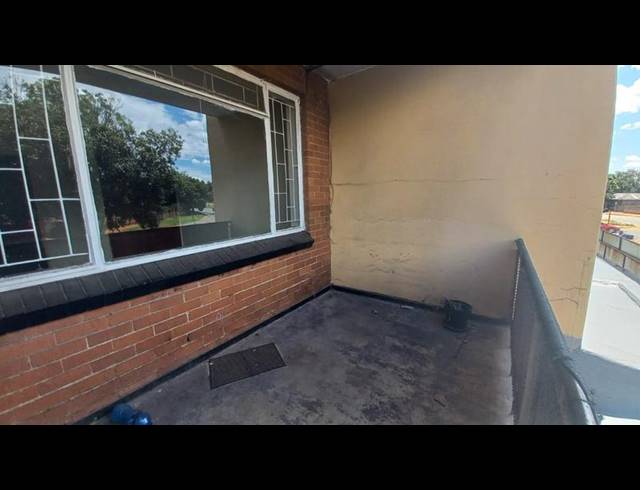 1 BEDROOM APARTMENT FOR SALE IN VANDERBIJLPARK CW 2
